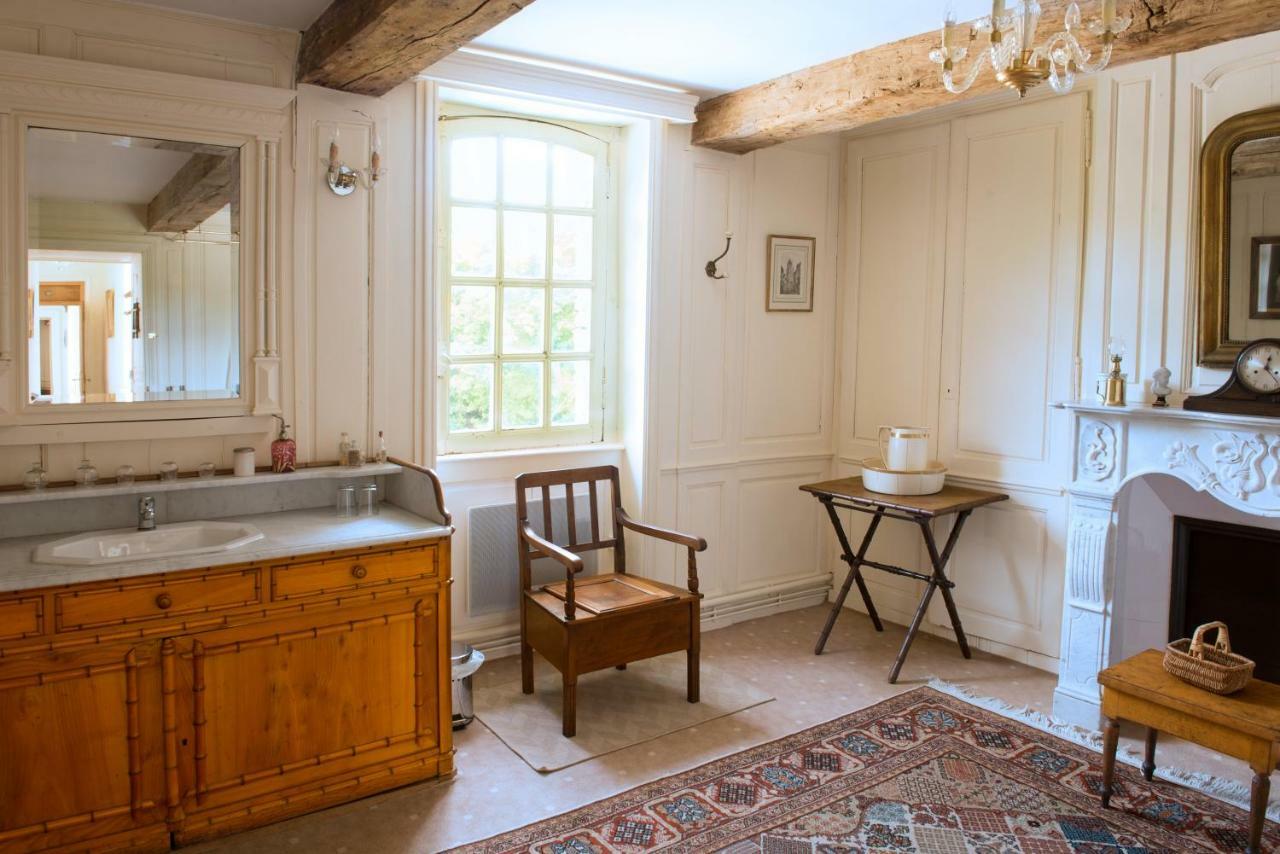 Chateau De Fleury La Foret Bed & Breakfast Igoville Екстериор снимка
