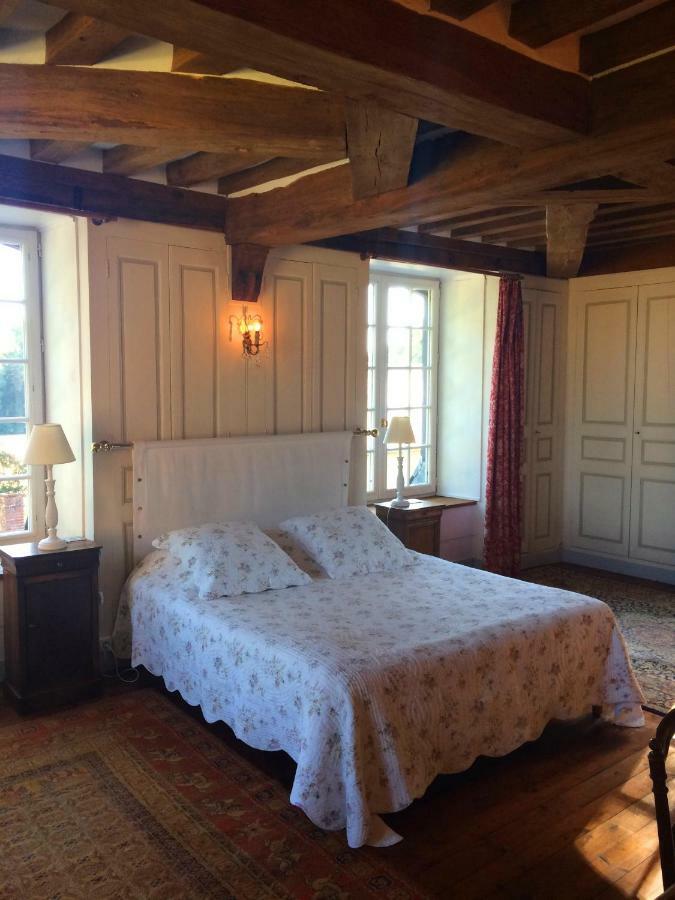 Chateau De Fleury La Foret Bed & Breakfast Igoville Екстериор снимка