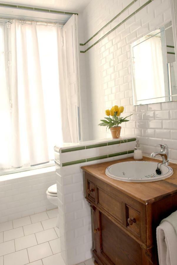 Chateau De Fleury La Foret Bed & Breakfast Igoville Екстериор снимка
