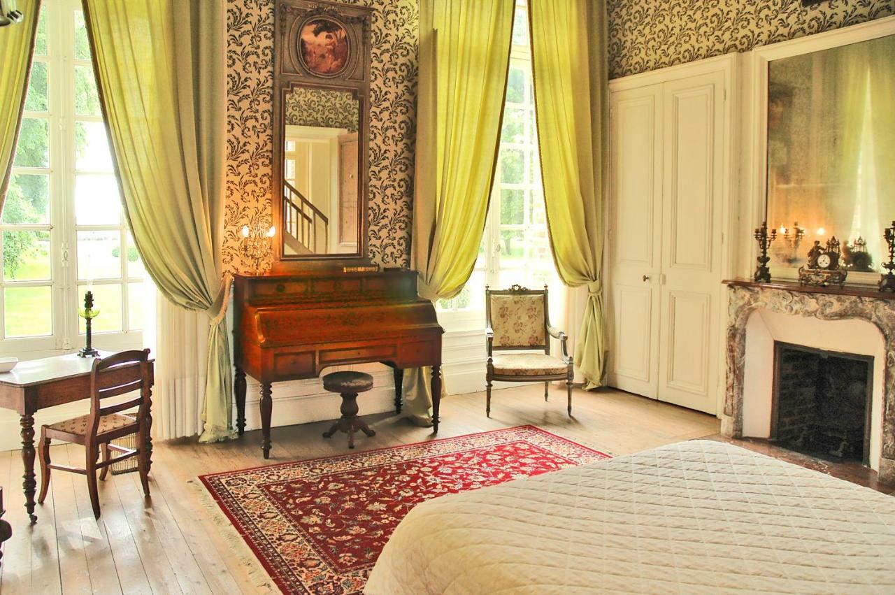 Chateau De Fleury La Foret Bed & Breakfast Igoville Екстериор снимка